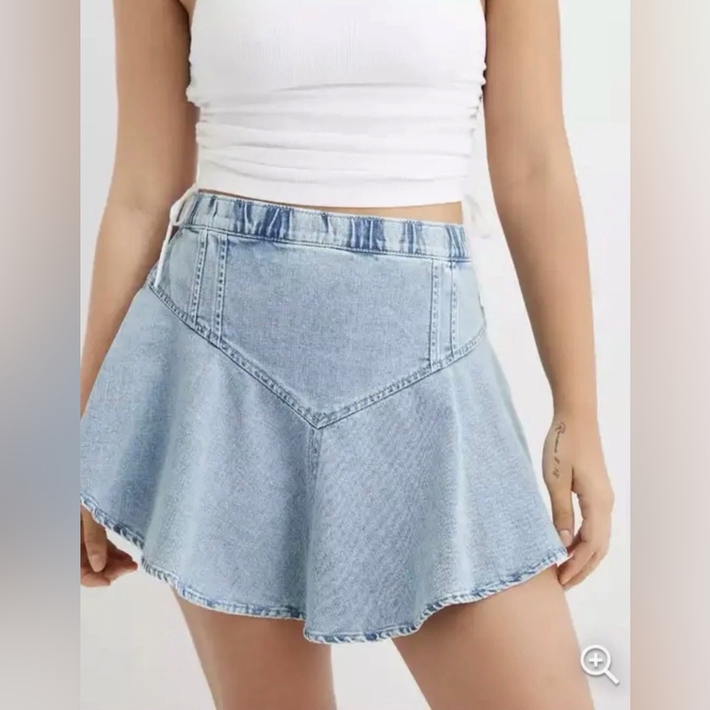 Aerie Blue Denim Circle Mini Skirt Asymmetrical Hem Womens Size Medium NWT